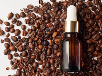 Efekti i produkteve të formuluara me kafeinë për lëkurën tuaj