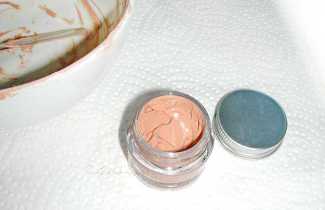 What Are the Benefits Of Cream Foundation?