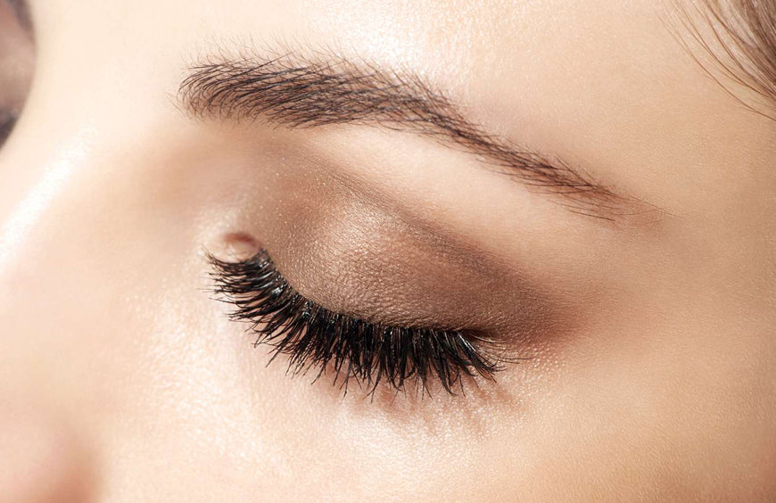 How to Use Eyelash Primer to Boost Your Mascara
